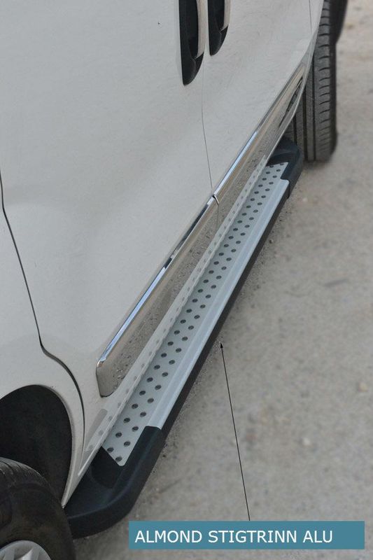 Stigtrinn Almond Audi Q3 2012+