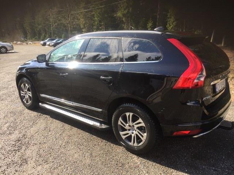 Stigtrinn Almond Volvo XC40 2018-> +